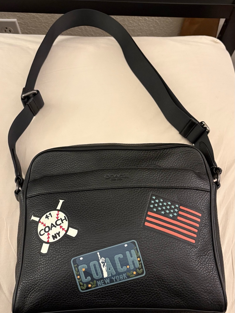 Coach Charles Camera Bag with American Dreaming Patches (Rare) - Picture 5 of 8